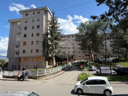appartamento in vendita a Cosenza in zona Città 2000