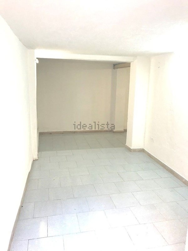 locale di sgombero in vendita a Cosenza