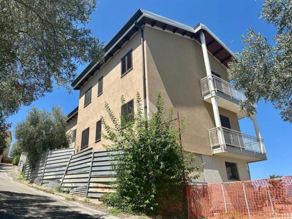 appartamento in vendita a Cosenza in zona Donnici