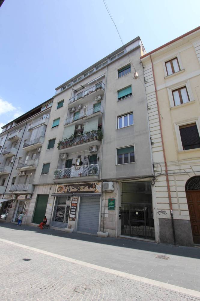appartamento in vendita a Cosenza in zona Cosenza Vecchia