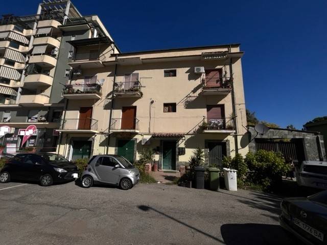 intera palazzina in vendita a Cosenza in zona Panebianco