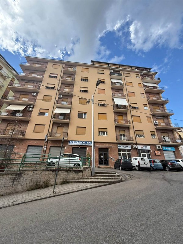appartamento in vendita a Cosenza in zona De Rada