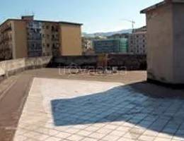 locale commerciale in vendita a Cosenza in zona Panebianco