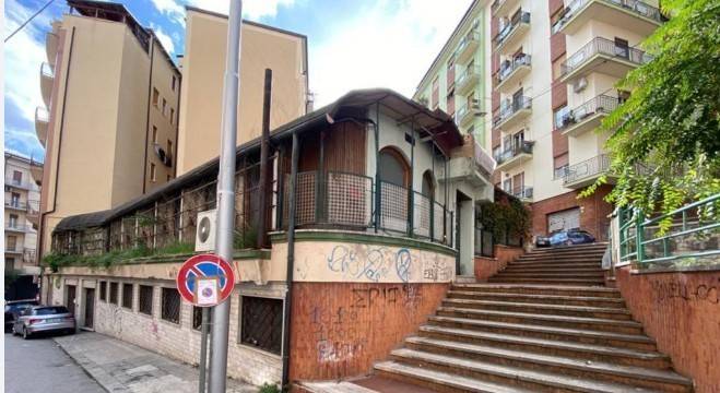 negozio in vendita a Cosenza in zona De Rada