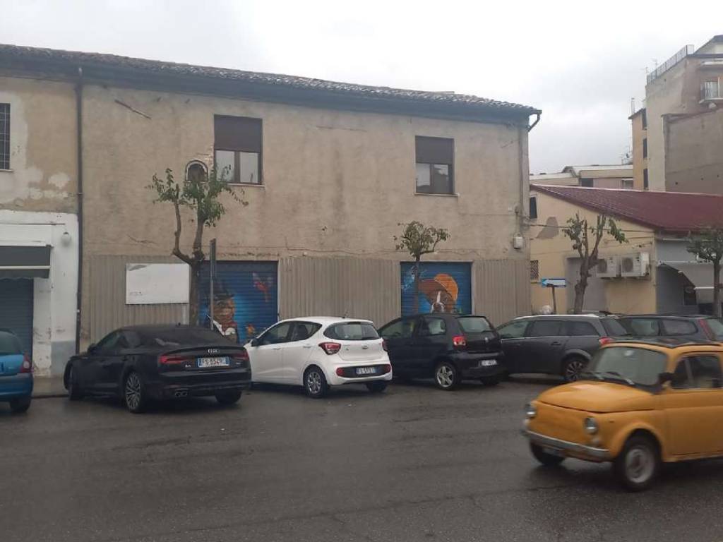 ufficio in vendita a Cosenza in zona Stadio