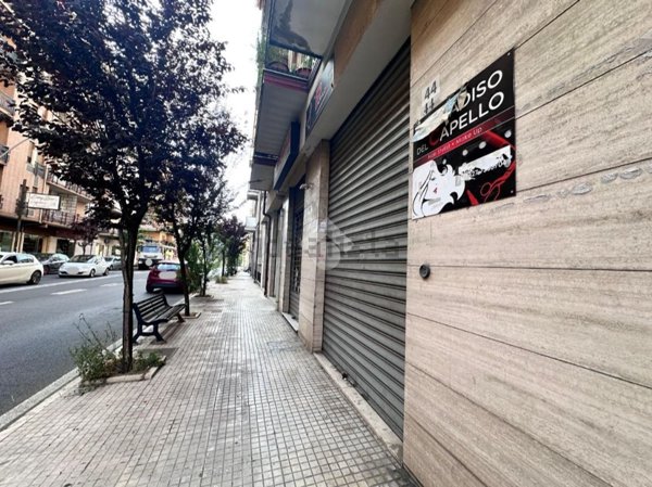 negozio in vendita a Cosenza in zona Città 2000