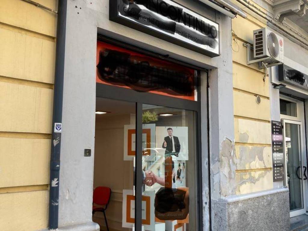 negozio in vendita a Cosenza in zona Cosenza Vecchia