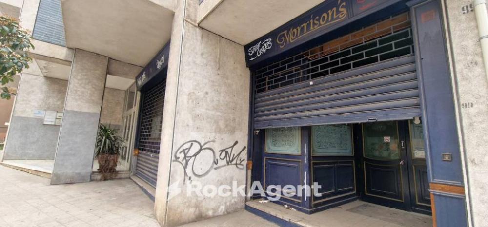 negozio in vendita a Cosenza in zona Cosenza Vecchia