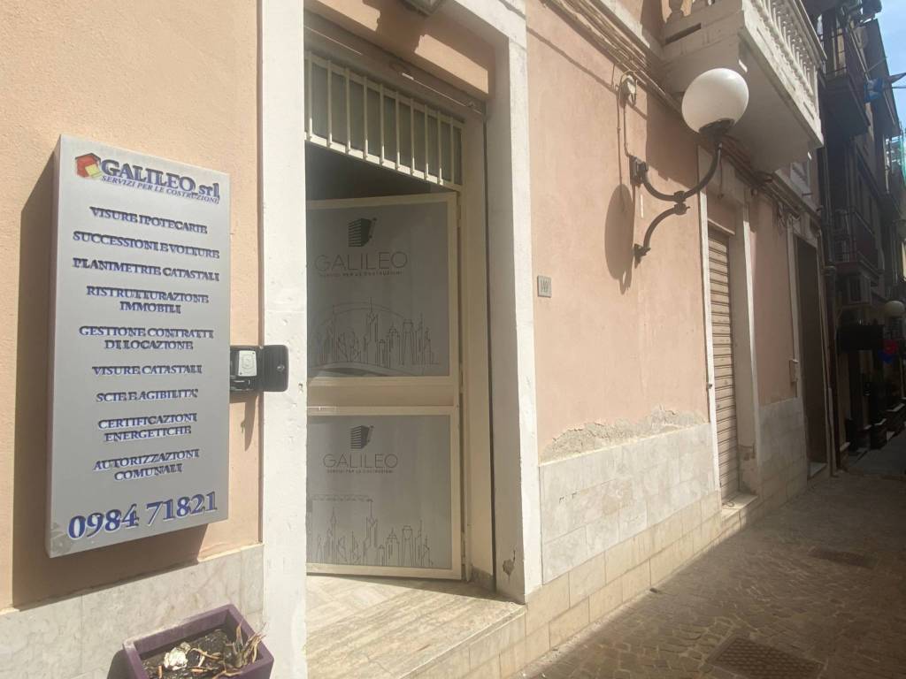 negozio in vendita a Cosenza