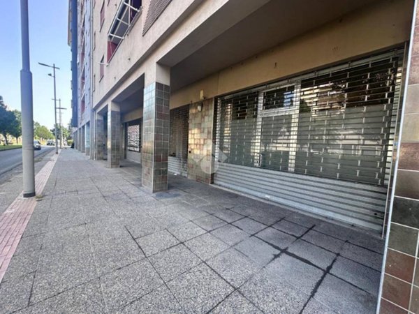 negozio in vendita a Cosenza