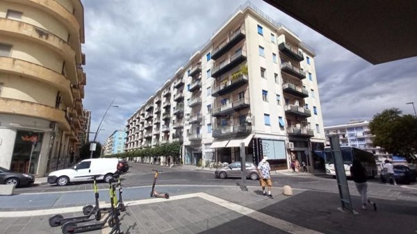 locale di sgombero in vendita a Cosenza in zona Cosenza Vecchia