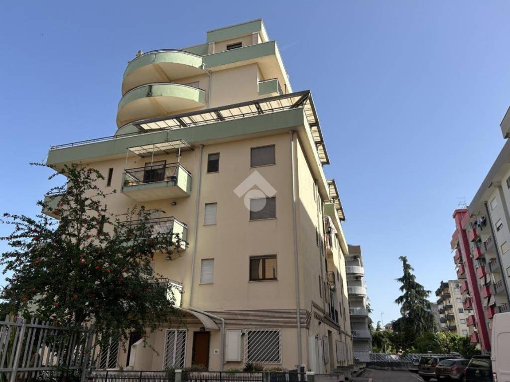 appartamento in vendita a Cosenza in zona Panebianco