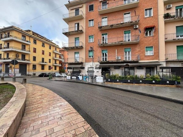 ufficio in vendita a Cosenza in zona Cosenza Vecchia