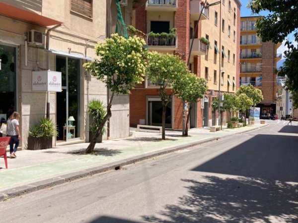 negozio in vendita a Cosenza