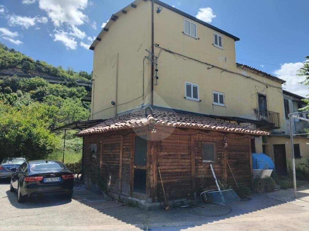 casa indipendente in vendita a Cosenza in zona Gergeri