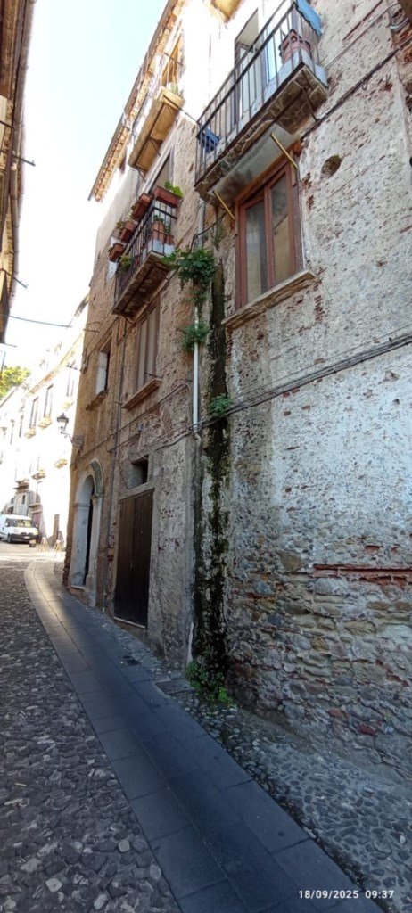 appartamento in vendita a Cosenza in zona Cosenza Vecchia