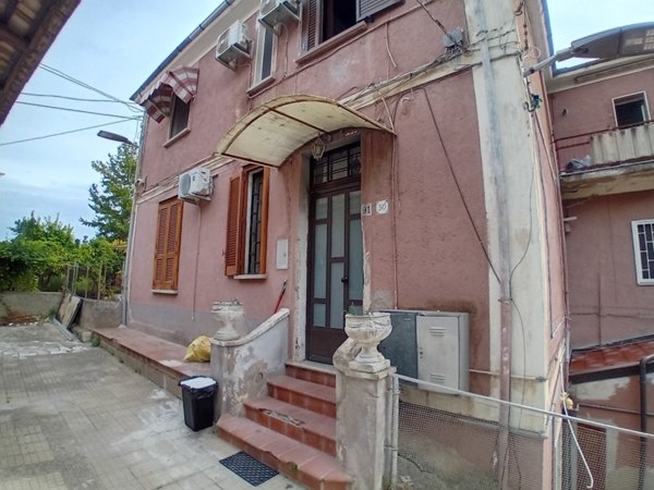 appartamento in vendita a Cosenza in zona Donnici