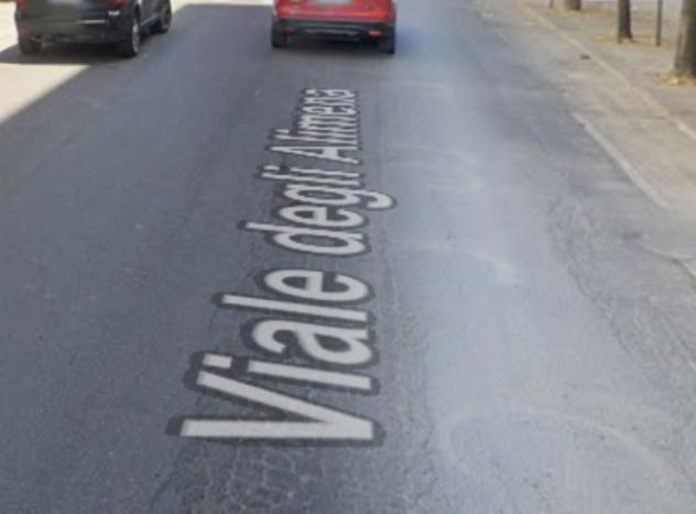 negozio in vendita a Cosenza in zona Cosenza Vecchia