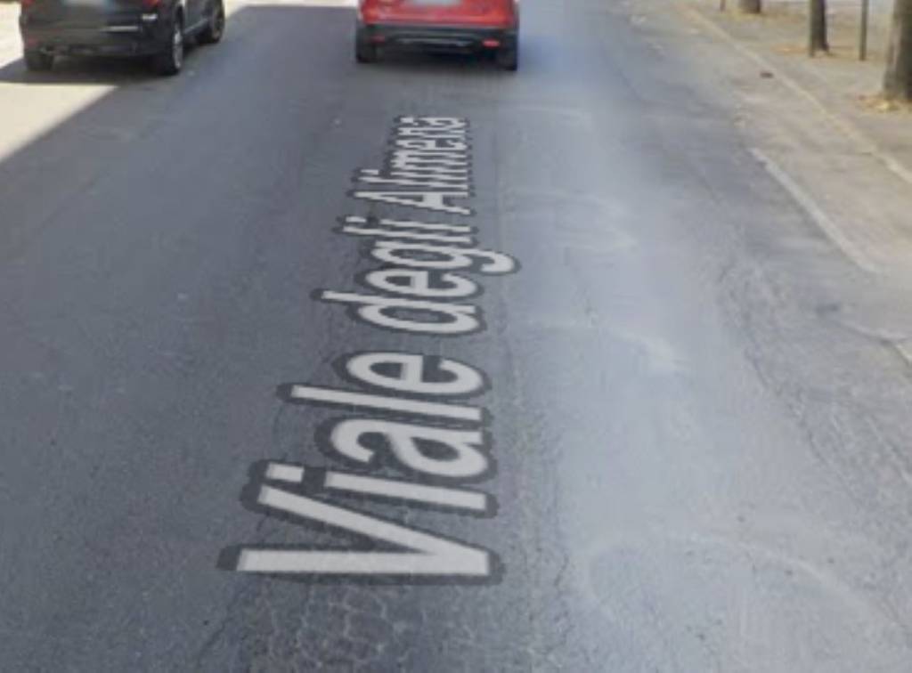 negozio in vendita a Cosenza in zona Cosenza Vecchia