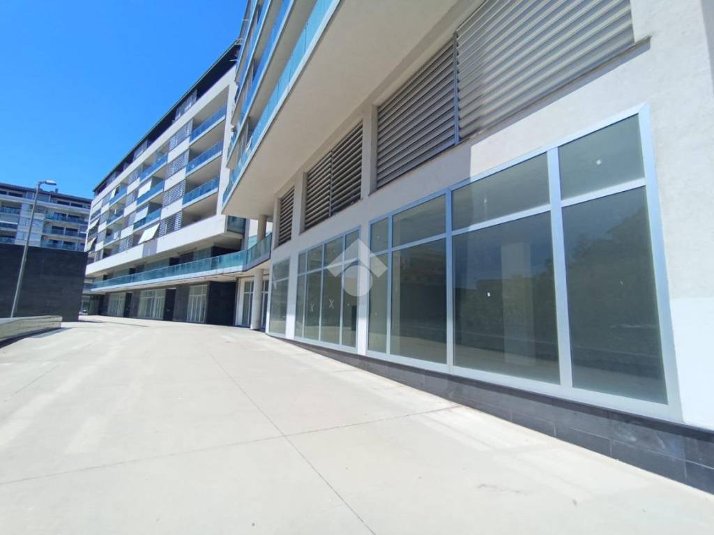 ufficio in vendita a Cosenza in zona Panebianco