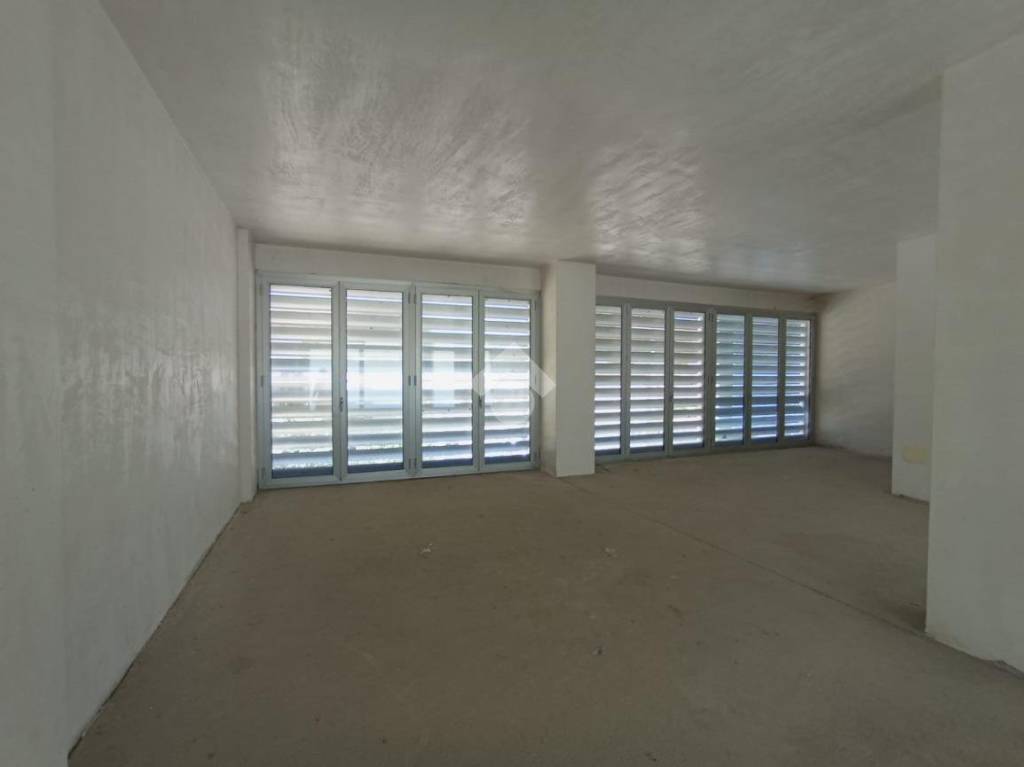 ufficio in vendita a Cosenza in zona Panebianco