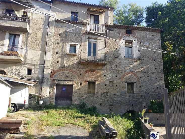 locale commerciale in vendita a Cosenza