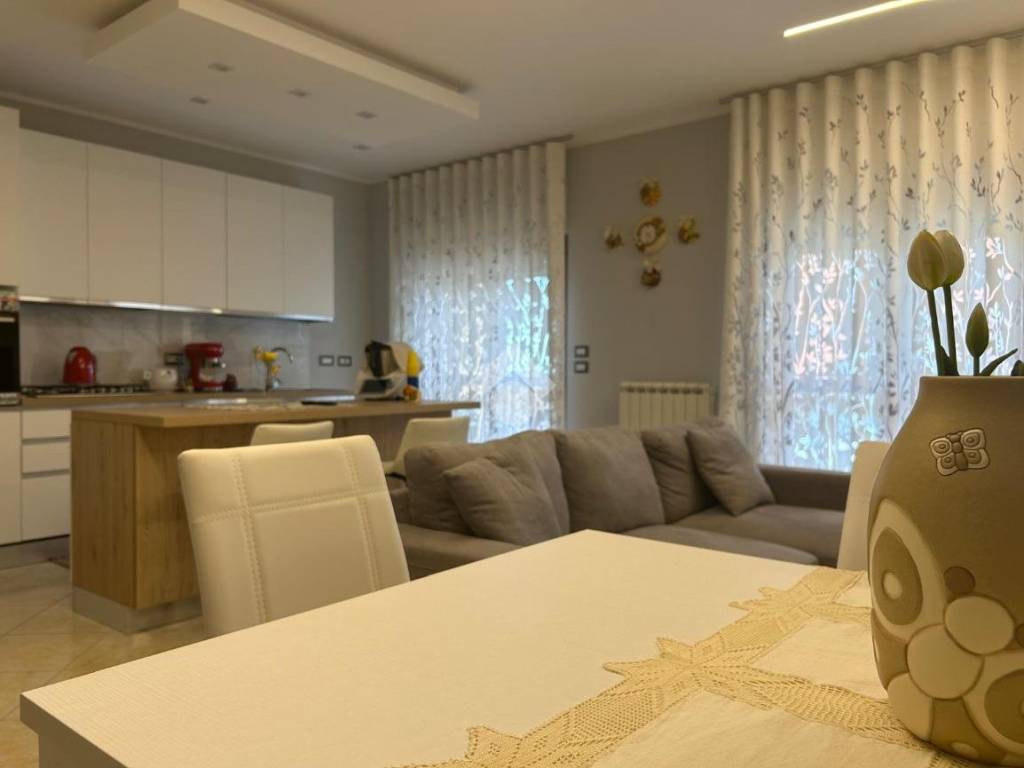 appartamento in vendita a Cosenza in zona Via Popilia