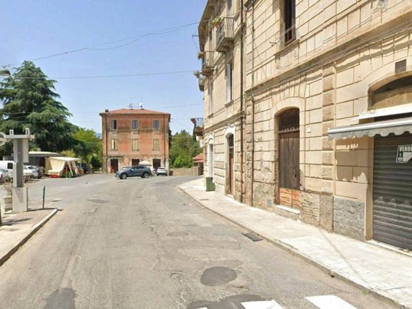 negozio in vendita a Cosenza in zona Cosenza Vecchia