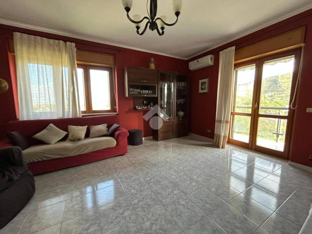 appartamento in vendita a Cosenza in zona Via Popilia