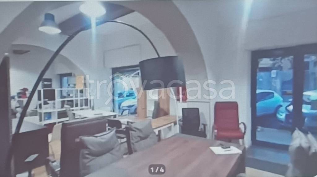 negozio in vendita a Cosenza in zona Cosenza Vecchia