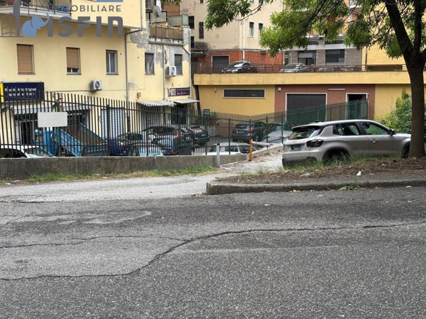 locale commerciale in vendita a Cosenza in zona Cosenza Vecchia