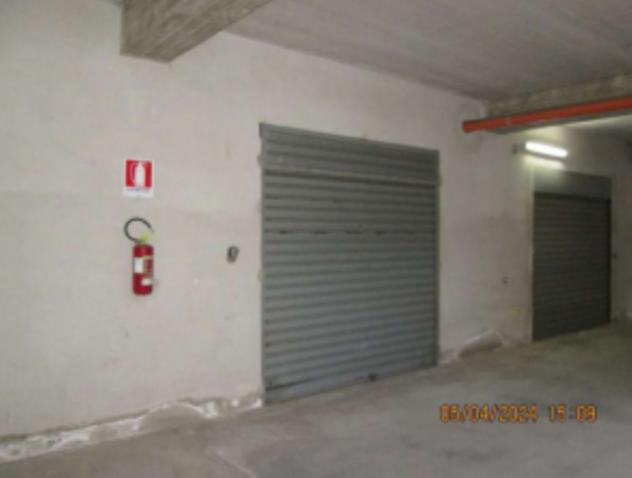 locale commerciale in vendita a Cosenza in zona Panebianco