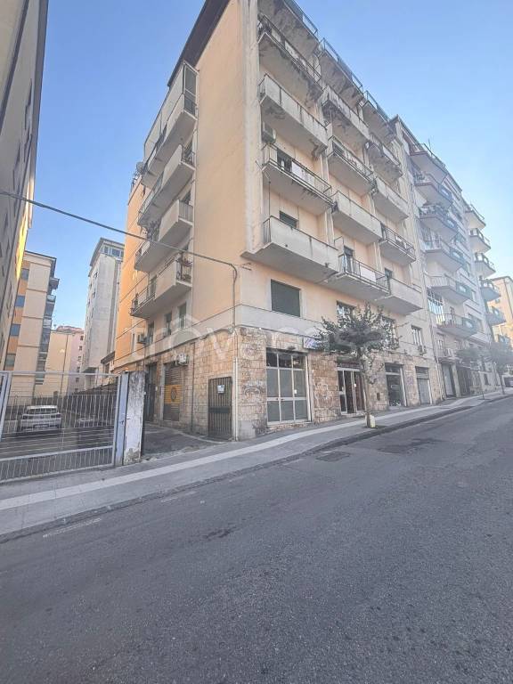 appartamento in vendita a Cosenza in zona Cosenza Vecchia