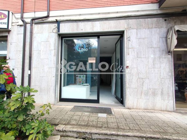 negozio in vendita a Cosenza in zona Panebianco