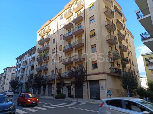 negozio in vendita a Cosenza in zona Città 2000