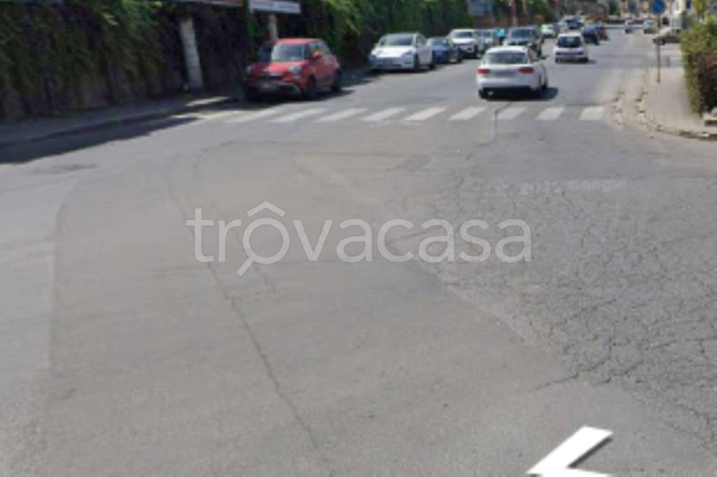 locale commerciale in vendita a Cosenza in zona Donnici