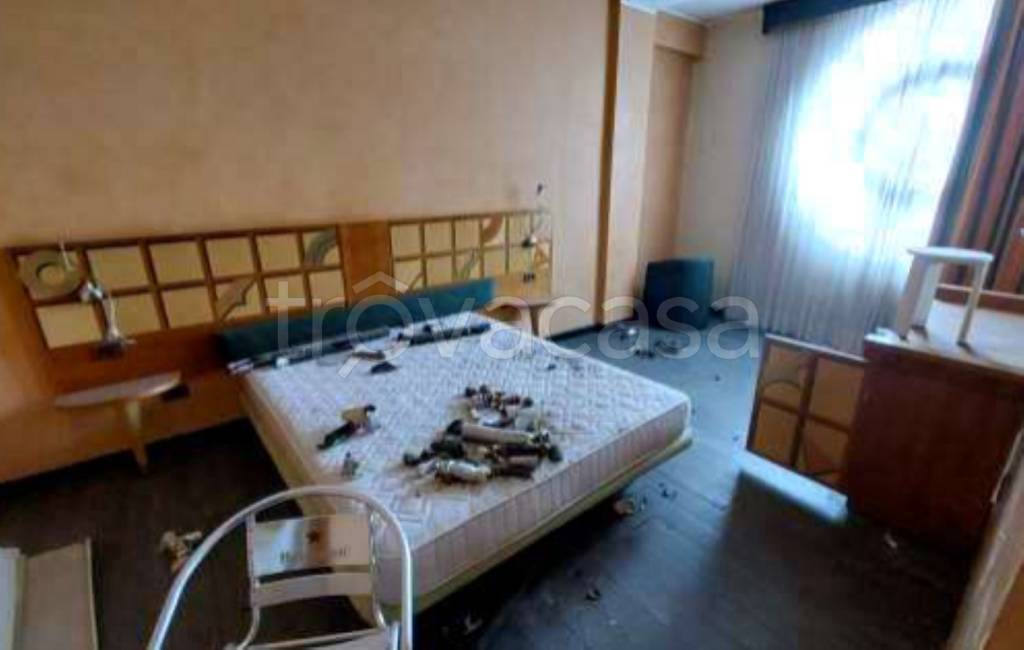 negozio in vendita a Cosenza in zona Cosenza Vecchia