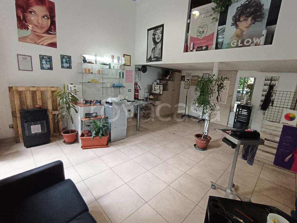 negozio in vendita a Cosenza