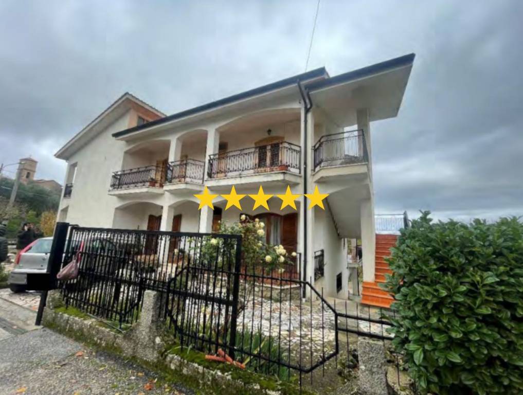 casa indipendente in vendita a Cosenza in zona Cosenza Vecchia