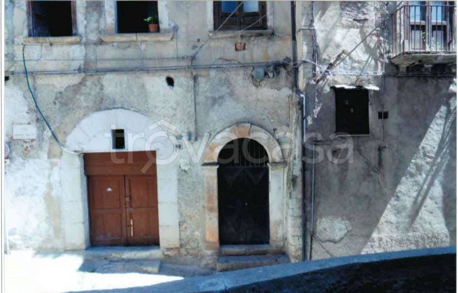 appartamento in vendita a Cosenza in zona Cosenza Vecchia