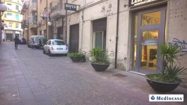 locale commerciale in vendita a Cosenza