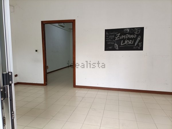 ufficio in vendita a Cosenza in zona Città 2000