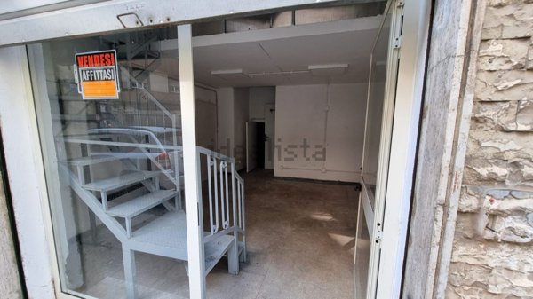 locale di sgombero in vendita a Cosenza