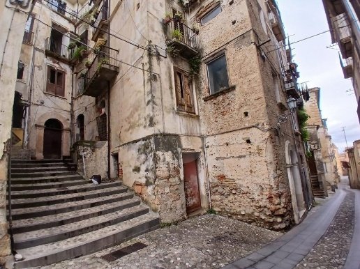 appartamento in vendita a Cosenza in zona Cosenza Vecchia