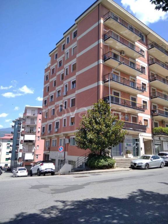 appartamento in vendita a Cosenza in zona Panebianco