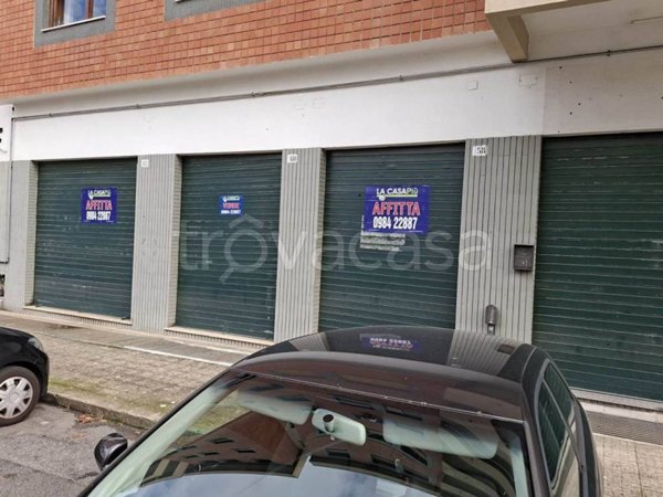 negozio in vendita a Cosenza in zona Panebianco