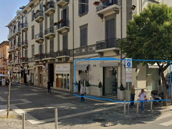 negozio in vendita a Cosenza
