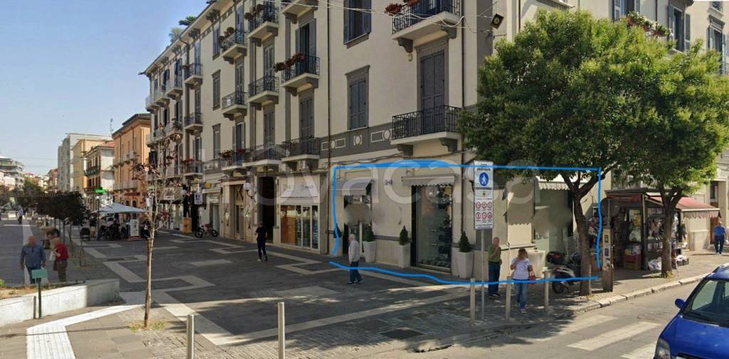 negozio in vendita a Cosenza