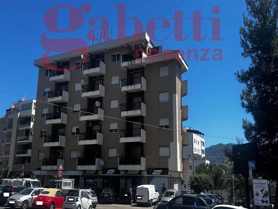 appartamento in vendita a Cosenza in zona Panebianco