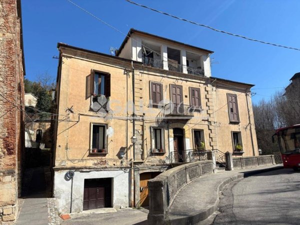 appartamento in vendita a Cosenza in zona Cosenza Vecchia